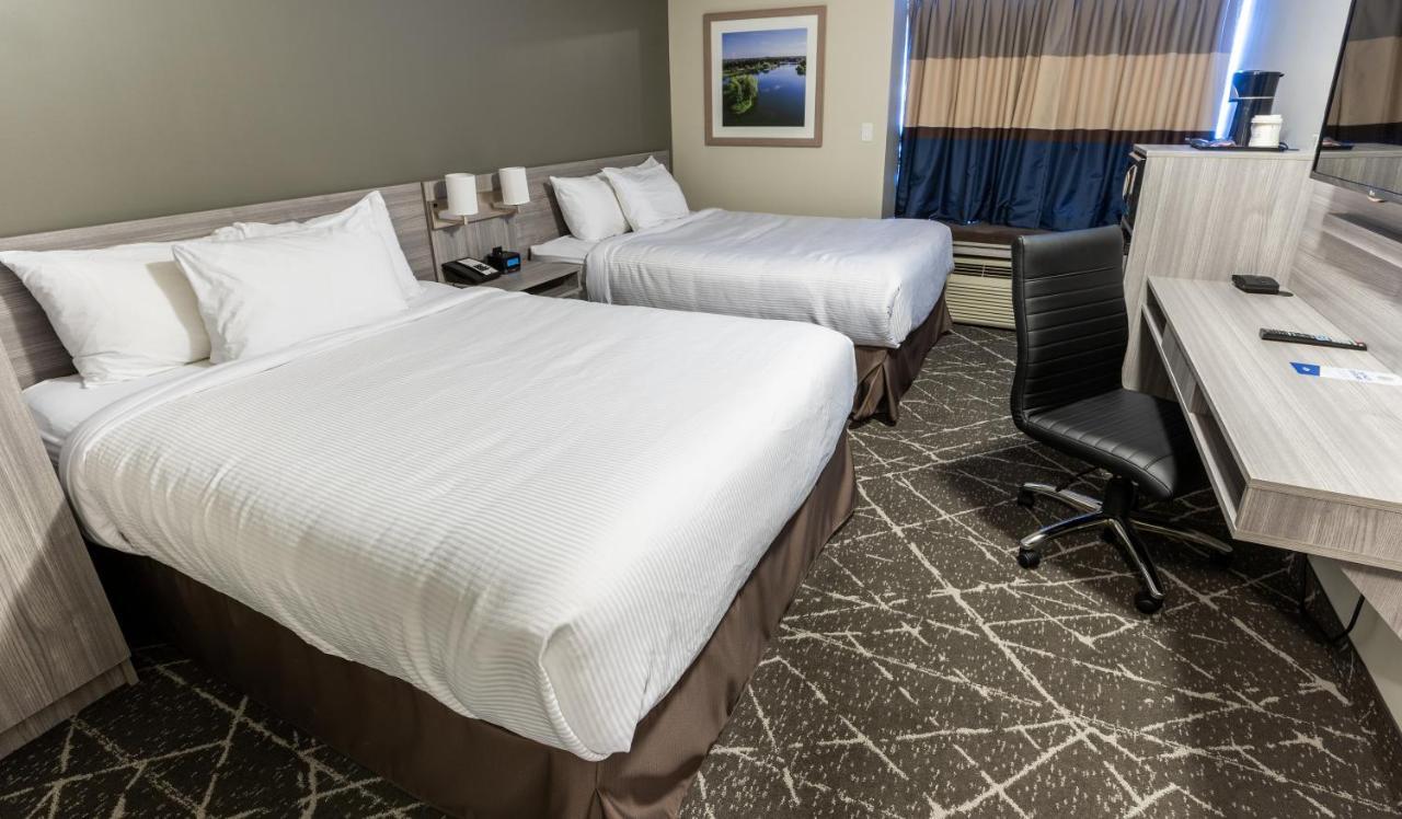 Microtel Inn & Suites By Wyndham Lloydminster Exteriér fotografie