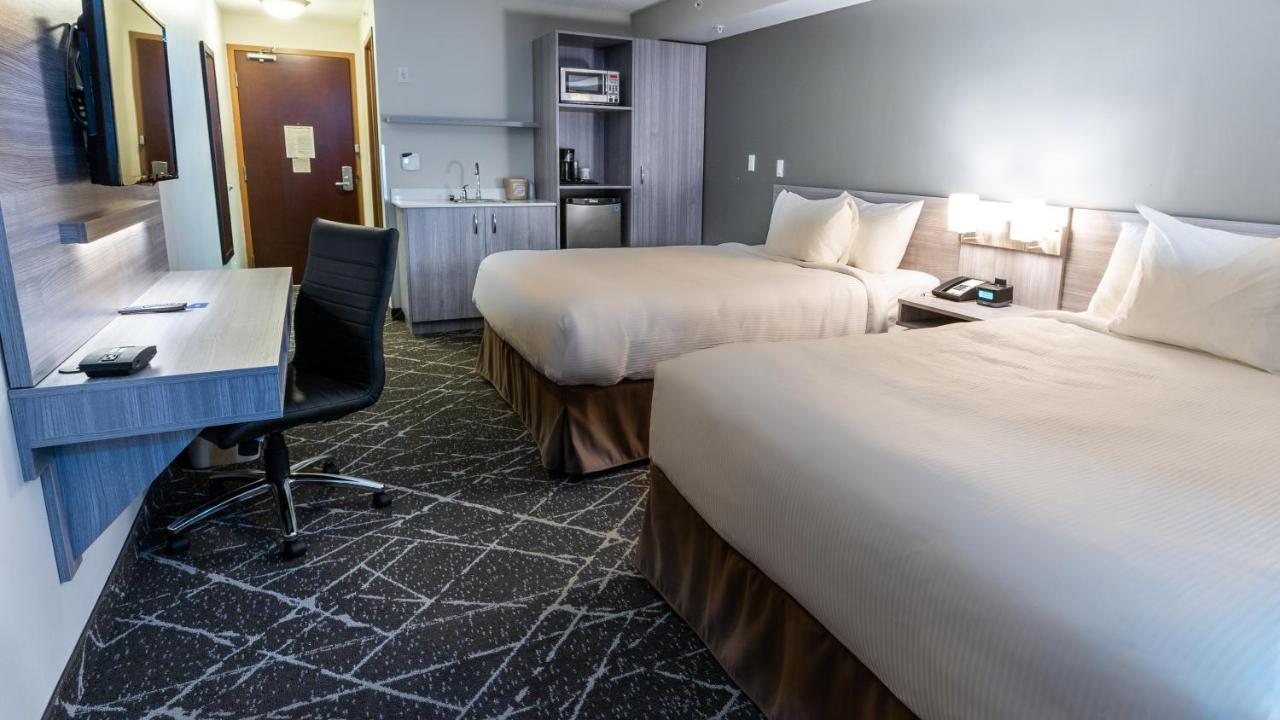 Microtel Inn & Suites By Wyndham Lloydminster Exteriér fotografie