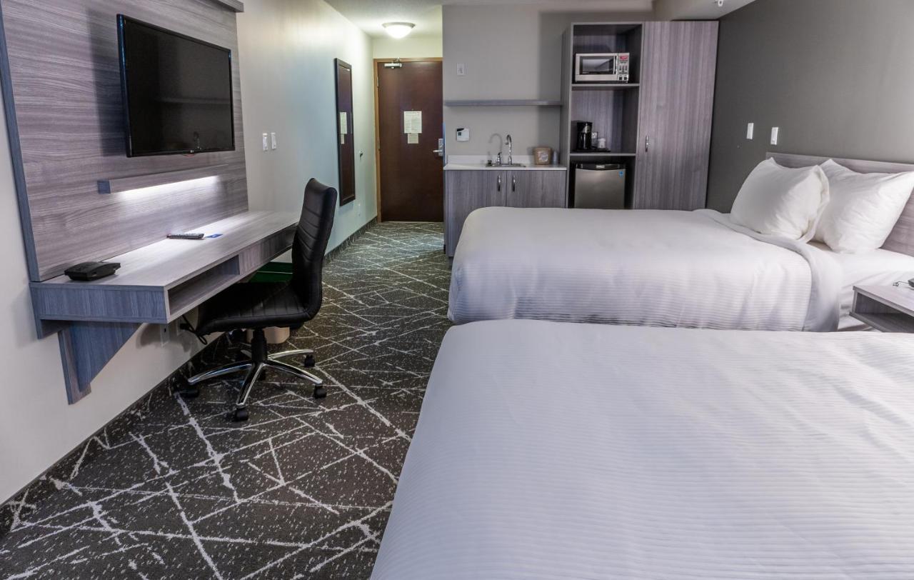 Microtel Inn & Suites By Wyndham Lloydminster Exteriér fotografie