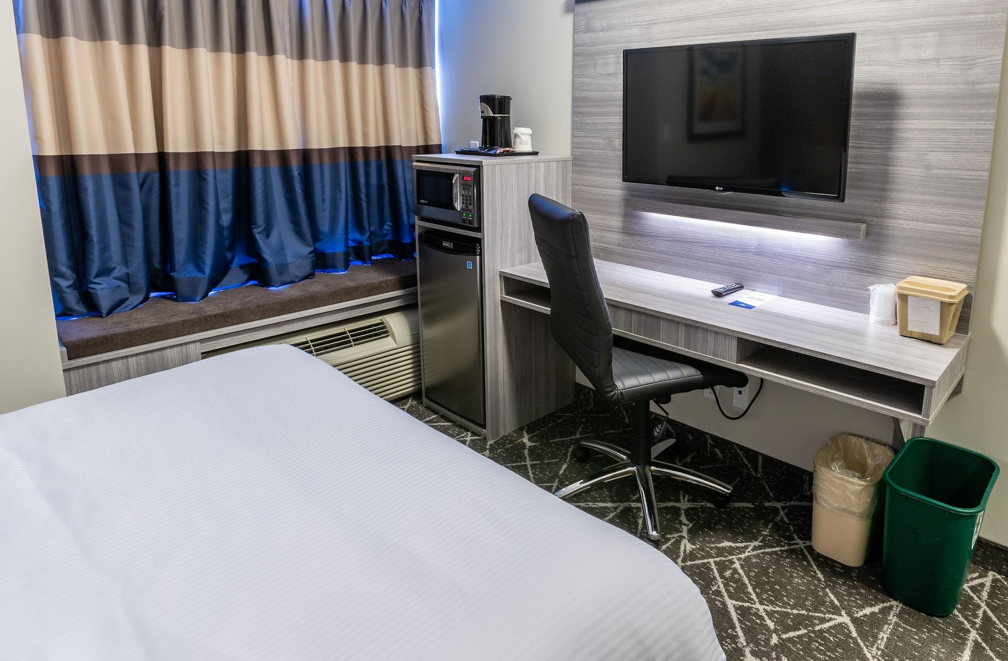 Microtel Inn & Suites By Wyndham Lloydminster Exteriér fotografie