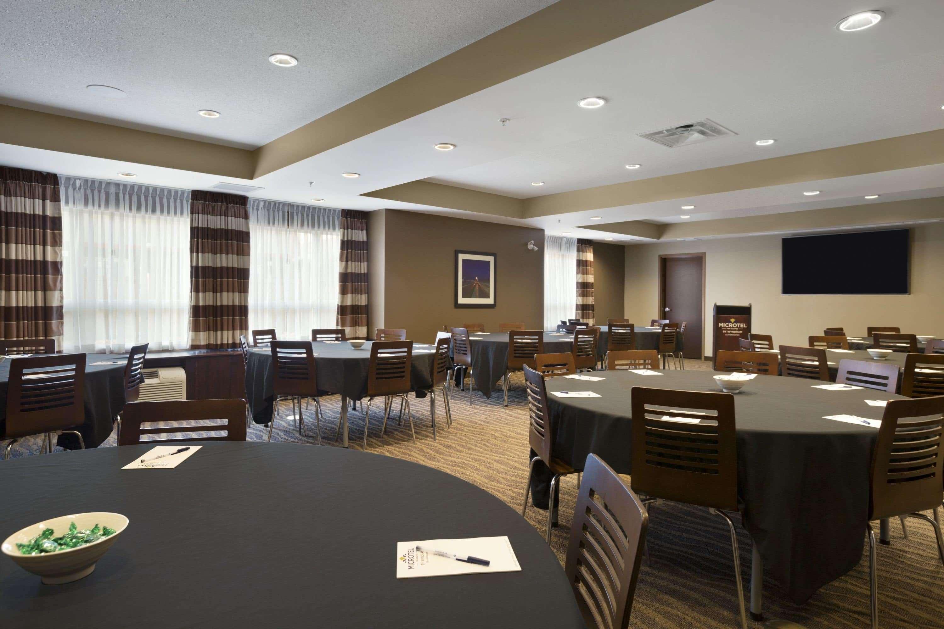 Microtel Inn & Suites By Wyndham Lloydminster Exteriér fotografie