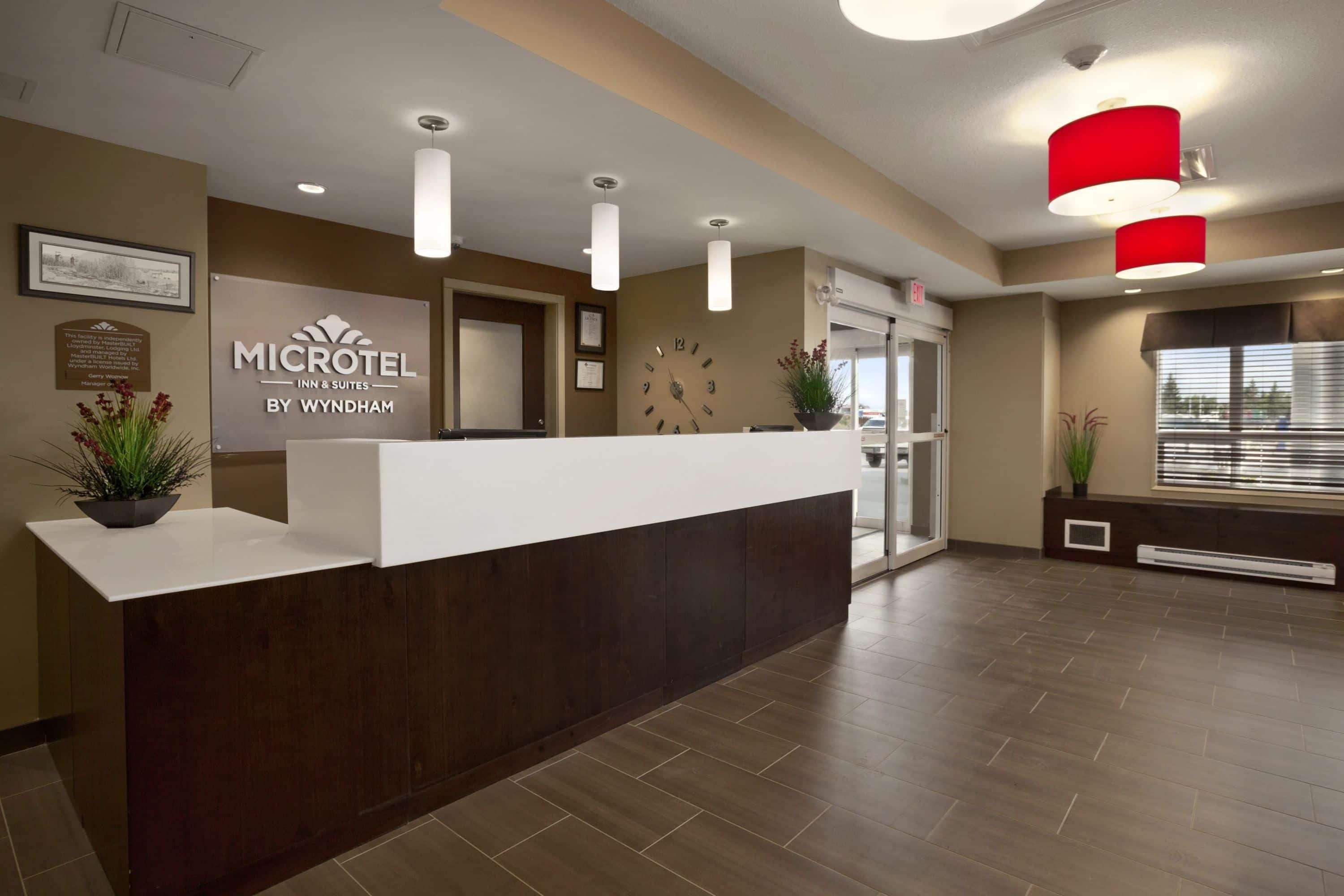 Microtel Inn & Suites By Wyndham Lloydminster Exteriér fotografie