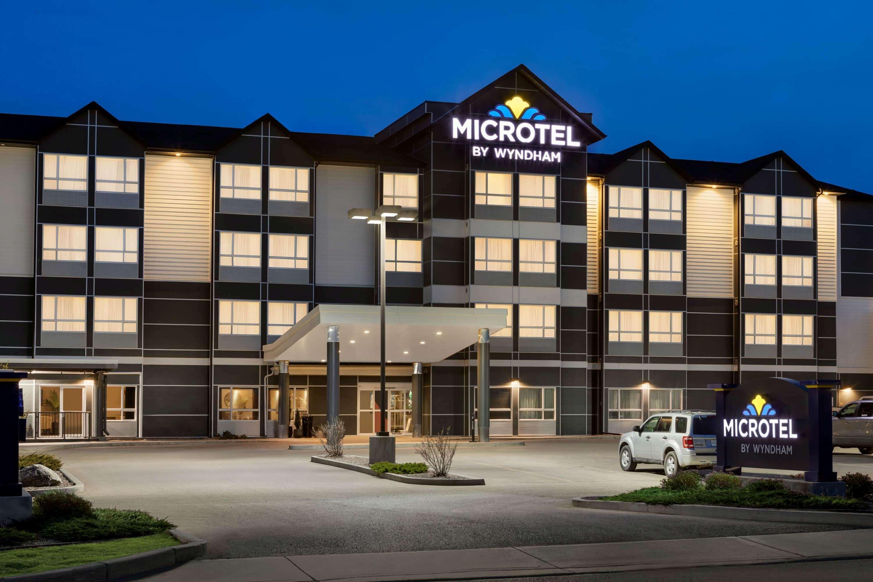 Microtel Inn & Suites By Wyndham Lloydminster Exteriér fotografie